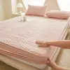 Juego de Sábana Bajera Ajustable de Algodón Crudo y Fibra de Soja de Clase A, Juego de Tres Piezas, Protector de Colchón Impermeable Acolchado con Barrera contra la Orina, Venta al por Mayor