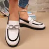 2026 Nuevos Mocasines de Cuero para Mujer Estilo Comercio Exterior Bloques de Color Suela Gruesa con Hebilla Metálica Slip-On Zapatos de Caña Baja Estilo Británico