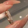 Anel Aberto Redondo de Zircônia Super Brilhante, Luxo Leve, Sensação de Alto Padrão, Design de Anel Moderno e Simples, Acessório de Mão de Nicho e Versátil