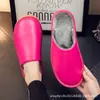 Zapatillas de casa de cuero para otoño e invierno para hombres y mujeres parejas hogar interior piso de madera suela suave antideslizante cálidas de algodón venta al por mayor