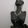 Collar con Colgante de Cruz de Perlas Redondas de Diseño Exquisito de Lujo Ligero para Mujer, Cadena para Clavícula de Estilo Nicho con un Toque de Alta Gama, Cadena de Cuello de Moda