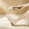 Sapatos femininos elegantes de couro para aumentar a altura, para primavera e outono, bico quadrado, salto grosso, sem cadarço, salto baixo, solado macio silencioso, sapatos de avó
