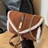 Este ano, a bolsa pequena popular feminina outono e inverno combinando 2023, nova bolsa mensageiro com corrente retrô fosca, pequena bolsa quadrada peluda