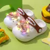 Nuevas pantuflas cerradas luminosas Coolomi para niñas, zuecos de verano para niños, sandalias suaves antideslizantes para bebés que se iluminan