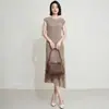 Vestido plisado estilo Miyake para mujer, vestido largo plisado de verano sin mangas con cuello redondo y caída, adecuado para madres de mediana edad, adelgazante y favorecedor