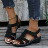 Sandálias de Tamanho Grande para Comércio Exterior, Novo Estilo Verão 2026, Salto Plataforma Vazado Europeu e Americano, Sandálias Casuais com Fivela Floral Peep-Toe