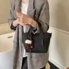 Bolso de Mano de Alta Gama Versátil de Nicho Nuevo para Mujer Textura Retro Hombro Único Cruzado Cubo Bolso de Viaje