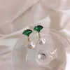 Brincos de Folha de Ginkgo Verde Agulha de Prata com Pérola Brincos de Design Geométrico Simples Francês Brincos Pequenos Delicados e Frescos para Mulheres