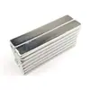 Fábrica de Origen Neodimio Hierro Boro Galvanizado Acero Magnético Ventosa Forma de Tira Piezas de Motor Imán Rectangular Imán Fuerte Industrial Personalización