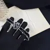 Colar de Cristal Rosa Gotejante de Óleo Cravejado com Diamantes Negros Moda Feminina Corrente de Clavícula de Alta Qualidade Colar de Design de Nicho de Alta Qualidade