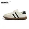 Zapatos de entrenamiento universales de piel esmerilada para mujer, primavera y otoño 2024, nuevos, retro, combinables, con suela blanda, informales, planos, con cordones.