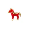 Pin de Esmalte Rojo Creativo Versátil Unisex Hazte Rico Inmediatamente Personalidad Versátil Broche Pin de Caballo del Zodiaco