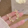 Pendientes Multimariposa Super Brillantes, Lujo Ligero y Sensación de Alta Gama, Collar Año del Caballo, Púa de Plata 925, Dulces y Delicados, Pendientes Elegantes y con Estilo