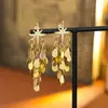 Pendientes de Borla de Cristal de Hielo Super Brillantes con Diseño de Estrella de Ocho Puntas, Estilo Largo, Efecto Adelgazante, Incrustados con Circonitas, Pendientes Elegantes para Mujer