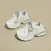 Nuevos Zapatos Deportivos Casuales de Suela Gruesa Estilo Coreano para Mujer Estudiante Transpirables para Correr 2026 Aumentadores de Altura Malla Zapatos Papá