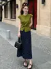 Moda de verano estilo coreano top de camisa de manga corta con nudo retorcido y abertura en el dobladillo y traje elegante versátil de lunares para mujer