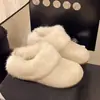 Chinelos fofos, com sola grossa, versáteis, que aumentam a altura, novo estilo 2026, chinelos de algodão, chinelos femininos para exterior, estilo Birkenstock, outono e inverno, com forro de fleece