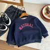 Moletom de Fleece Infantil Meninas Meninos Tops Quente Carta Outono e Inverno Novo Bebê Espessado Roupas Infantis Manga Longa Base