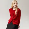 / Texturizado y lujoso - un cárdigan de cachemira pura para mujer, en un rico color rojo, con una sensación suave y de alta calidad, y botones dorados