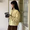 El tamaño ha sido actualizado. Esta es una sudadera linda y de estilo fresco con una pequeña corbata de moño, un cuello alto y una textura suave, cálida y agradable.