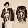 Chal de capa con borlas y estampado de cuadros estilo Old Money para mujer, abrigo cálido de otoño e invierno, tacto cachemir, capa de comercio exterior