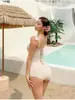 Traje de baño de una pieza para mujer, nuevo modelo 2024, para cubrir la piel, adelgazamiento, cuello en V, color sólido, sexy, bikini.