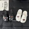 Novos Crocs Originais 2026 para Mulheres, Estilo Ins, Antiderrapantes, Fofos, Delicados, Sandálias Fechadas em Formato de Coelho para Uso Externo no Verão
