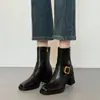 Botas Curtas Retro de Couro Macio com Solado de Couro, Salto Alto e Bico Quadrado, Botas Plataforma de Couro Macio com Salto Grosso ~ 7cm de Altura, Botas Elegantes que Aumentam a Altura e Emagrecem com