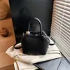 Bolsa de Mão de Luxo para Mulheres, Nova Bolsa Transversal de Ombro Tendência 2025, Bolsa Tote Pequena Estilosa, Bolsa Saco Versátil
