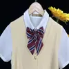 Colección de Pajaritas RayadasPajarita JK Sin Corbata Plana con Plumas Estilo Japonés Camisa de Uniforme Escolar Estilo Estudiante