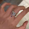 Anillo Envolvente de Flor de Rosa Cepillada Plateada de Alta Gama para Mujer, Anillo Vintage de Dedo Índice de Corte Medieval, Anillo de Lujo Ligero y Elegante