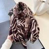 Bufanda de leopardo nueva europea y americana, gruesa, cálida, de moda, para otoño e invierno, chal exterior de cachemira de doble cara, de doble propósito, para comercio exterior.