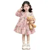 Vestido de renda floral estilo coreano para meninas, nova moda primavera e outono 2026, vestido de princesa estiloso para meninas pequenas