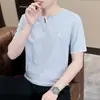 Camiseta Masculina de Verão Clássica Simples Cor Sólida Versátil Pulôver Manga Curta Moda Masculina Respirável Gola V Fina Solta Confortável T