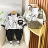 Nuevo Conjunto de Tres Piezas con Estampado Completo y Mangas Largas para Niños Pequeños y Medianos, Traje Estilo Otoño para Bebé Niño, 2025