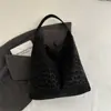 Bolso de Hombro Casual y Sencillo, Nuevo Estilo a la Moda, Bolso Personalizado de Gran Capacidad, Bolso Tote para Mujer Otoño e Invierno 2025