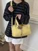 Bolsa Casual Coreana para Mulheres 2026 Nova Tendência Moda Estilo College Bolsa Tote Versátil Grande Capacidade Bolsa de Ombro