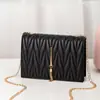Bolsa Envelope Popular Yangshulin Woc Transfronteiriça Couro Genuíno Pequena Quadrada Fashion Versátil Ombro Cruzada Corrente em V Bolsa Feminina