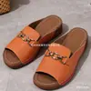 Sandalias gruesas de suela cruzada europeas y americanas de talla grande, sandalias de playa con cuña transfronterizas de comercio exterior para mujer, venta al por mayor de tallas grandes