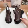 Botas Martin de suela gruesa y versátiles para mujer, nueva colección otoño/invierno 2026, forradas de felpa para mayor calidez, antideslizantes, botas de algodón estilo británico, botines de moda para mujer