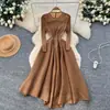 Vestido Miyake Europeo y Americano para Mujer Moda Otoño 2025 Cuello Redondo con Cuentas Manga Larga Cintura Entallada Aspecto Elegante Falda Larga Plisada
