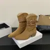 Botas Femininas de Cano Curto com Bico Fino, Salto Bloco, Fivela de Cinto, Franzidas e Empilhadas, Novas para Outono/Inverno, Estilo Vintage Western Cowboy