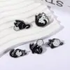 Gato Negro de Dibujos Animados Animal Lindo Broche Elegante Versátil Calabozo Dados Periférico Insignia de Metal Accesorios