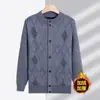 Disponible para dropshipping: Suéter cárdigan para hombre de mediana edad y ancianos, tejido de punto para otoño e invierno, ropa de otoño e invierno para papá y abuelo, forrado de polar y engrosado