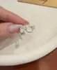 Nuevo Clip para Oreja Plegable de Alta Calidad de un Quilate de Moissanita Pendiente de Clip Ligera Lujo Temperamento Súper Brillante Nicho Pendiente Simple para Mujeres