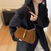 Bolsa Retro de Camurça para Mulheres 2025 Nova Outono e Inverno Simples e Versátil Bolsa de Ombro para o Dia a Dia Textura Nicho Bolsa de Axila