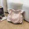 Bolso de Cadena Acolchado Estilo Coreano para Comercio Exterior, Bolso Cubo Sencillo y de Moda, Bolso Versátil Nuevo para Viajes Diarios Casual Elegante de Hombro