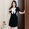 Vestido Estiloso para 26 Anos, Petite, Rejuvenescedor, Novo Estilo de Verão, Cintura Alta, Estilo Doce, Design Único Vazado, Discreto Vestidinho Preto