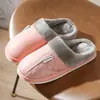Novas Pantufas de Algodão Impermeáveis de Couro PU para Mulheres Outono e Inverno Casa Solado Macio Casal Espessadas Forradas com Lã Quentes para Homens Atacado