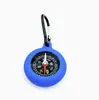 Uma bússola mini indispensável para entusiastas de atividades ao ar livre, feita de silicone macio, à prova de choque e elegante, fica ótima em mochilas e é perfeita para caminhadas e aventuras.